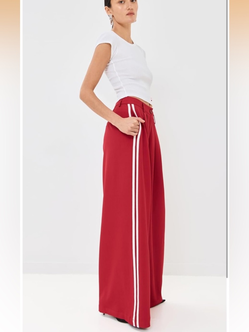Lioness serenity pants in red